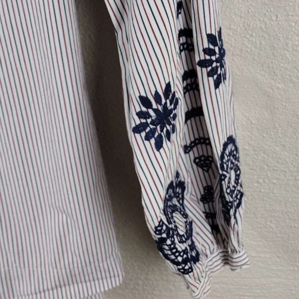 J. Crew Red White Blue Pinstripe Floral Button V-Neck Long Sleeve Tunic …
